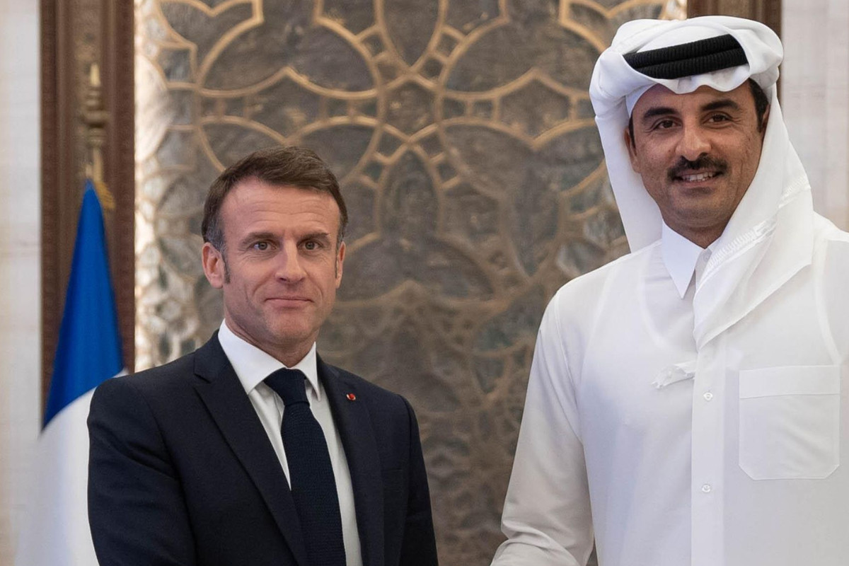 Katar Emiri Şeyh Temim ve Fransa Cumhurbaşkanı Macron, Doha'da varlık fonları zirvesine katıldı