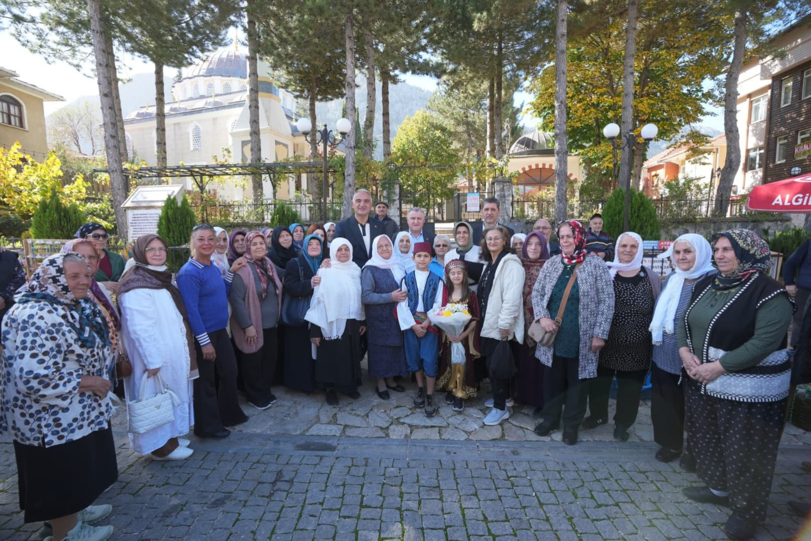 Kültür ve Turizm Bakanı Mehmet Nuri Ersoy baba ocağında iki açılış yaptı