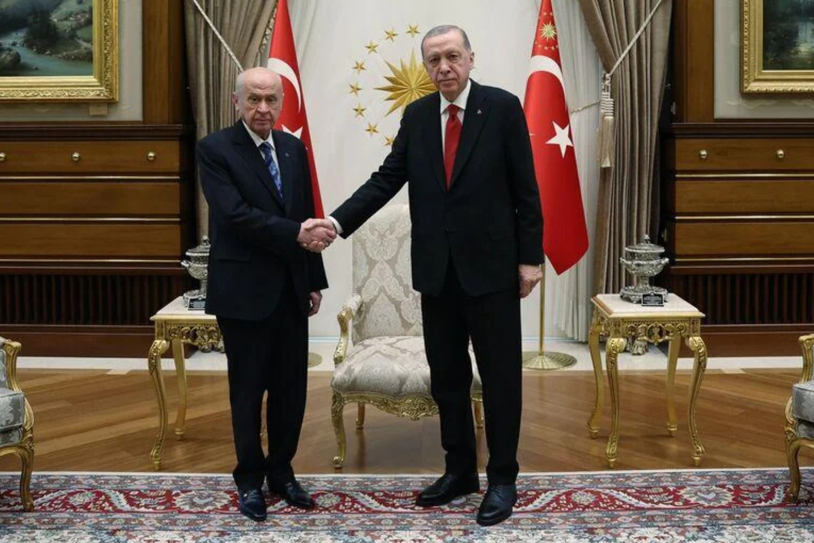 Cumhurbaşkanı Recep Tayyip Erdoğan ile MHP Genel Başkanı Devlet Bahçeli, Külliye'de görüştü