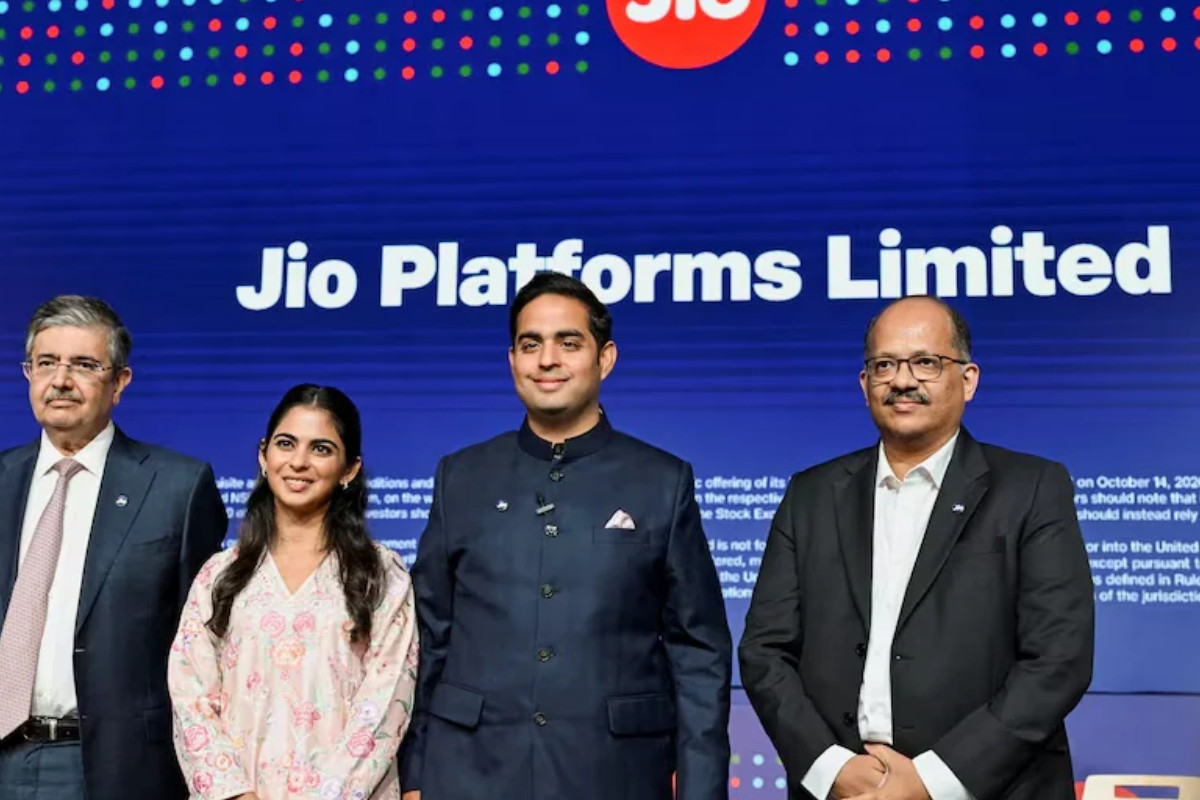 Mukesh Ambani’nin Jio Platforms şirketi, 3,2 milyar dolarlık halka arzın ardından Mumbai borsasında işlem görmeye başlayacak