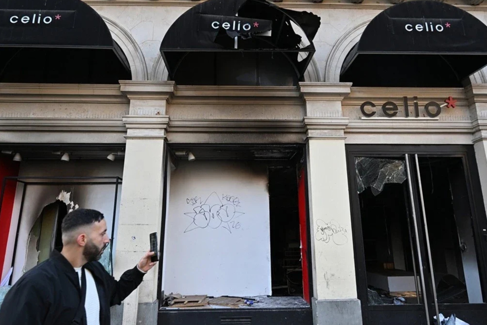 Fransa'daki sokak eylemleri perakendeyi vurdu, satışlar yüzde 80'e geriledi
