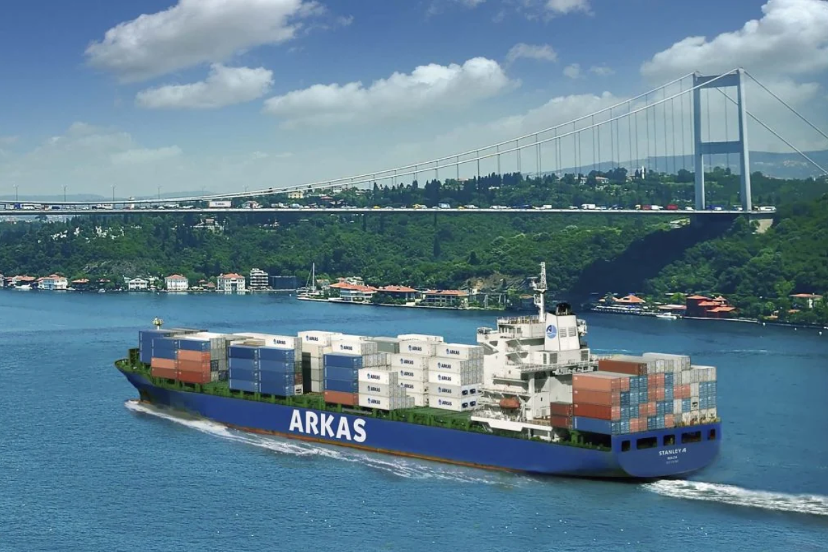 Arkas Line, ticari gemilere yönelik saldırıların artmasının ardından Rusya seferini Karadeniz'den Baltık Denizi'ne taşıdı