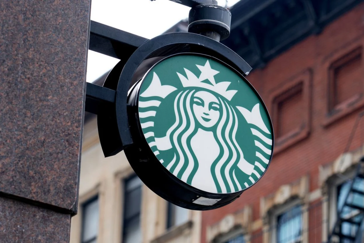 Starbucks'ın 4'üncü çeyrek gelirleri geçen seneye göre düştü, beklentilerin altında kaldı