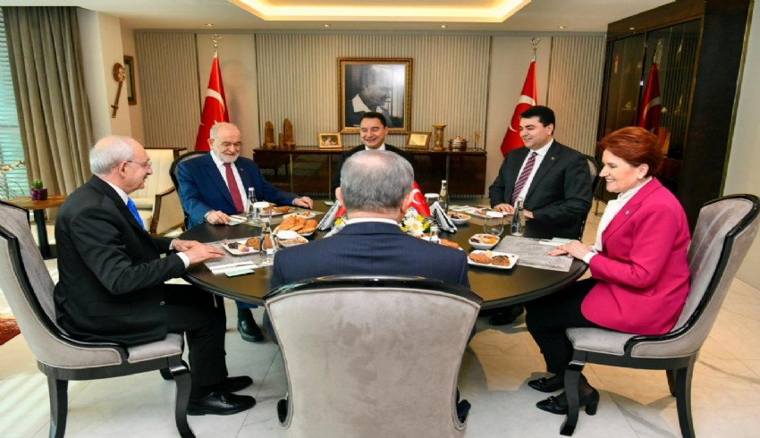 "7 Cumhurbaşkanı yardımcısını gerektirecek yoğunlukta bir iş hacmi yok"