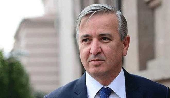 "Kaçıyor muyum? Evet, kaçıyorum…"