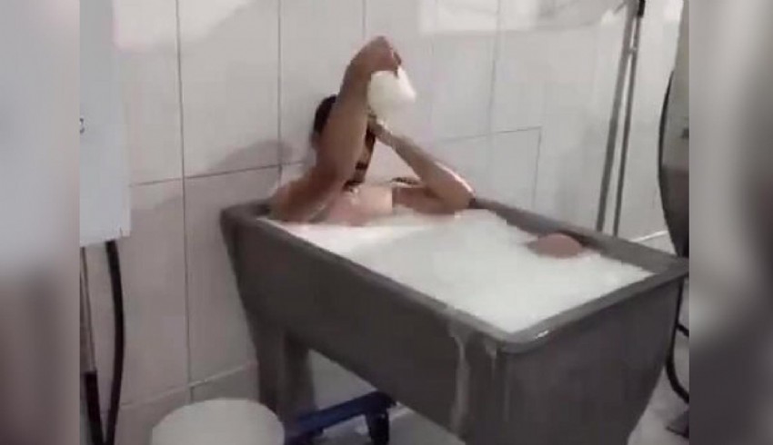 "Süt banyosu"ndan beraat etti, 70 kişiye dava açtı