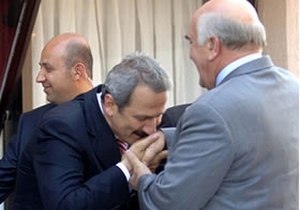 'İstemem, yan cebime koy'