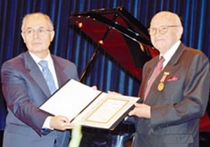 'Yahudiler’i yerden yere vurdu'