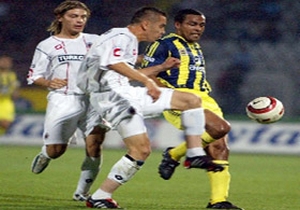 Fener yine ilk maçta puan kaybetti
