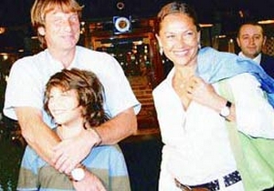 Hülya kaçtı, hesabı kızı ödedi