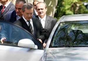 Şener parti kuracak mı?