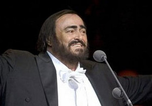 Ünlü tenor Pavarotti öldü 