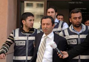 Garipoğlu hakkında yakalama emri