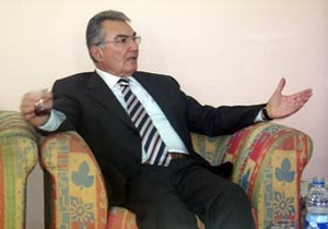 Baykal: Eleştirilecek değil alkışlanacak bir durum