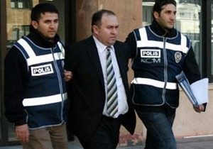 Bu adama Borsa’da jübile yaptıracak otorite yok mu?