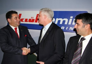 Emin de Almanla evlendi