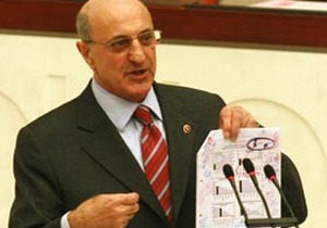 İlhan Kesici CHP'den istifa etti