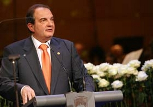 Karamanlis, işdünyasıyla bulışuyor
