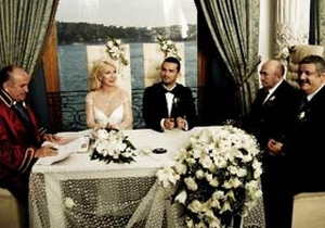 İki canlı yayın arası Çırağan'da nikâh