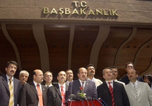 Her 100 YTL harcamanın 22 YTL'si personele...