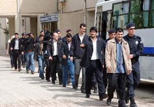 Ünlü şirketleri dolandıran nakliye çetesi çökertildi