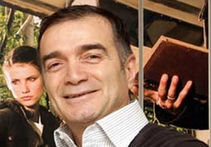 Collezione'nun patronu nereden giyiniyor?