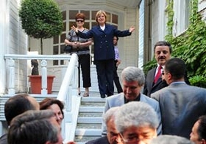 Tansu Çiller'den DP'ye cevap