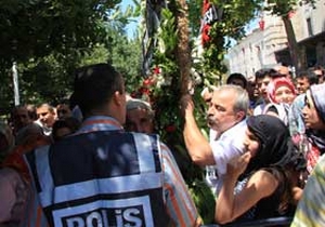 Aleviler'den Star TV'ye siyah çelenk