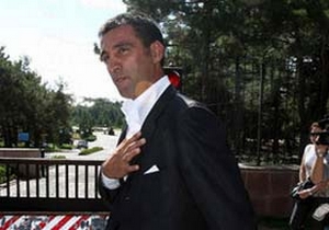 Hakan Şükür menajerlik yetkisini sildi