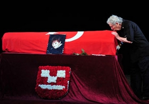 Suna Pekuysal, toprağa verildi