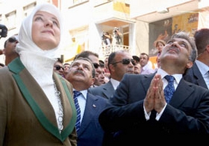 Hayrünnisa Hanım ağladı