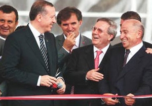 Aziz Yıldırım'la kime mesaj yolladı?