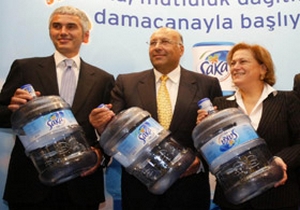 Sabancı, çay ve su pazarını sevdi...