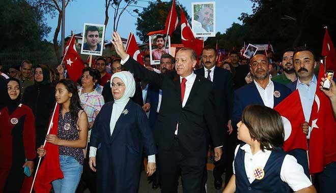 15 Temmuz'un yıldönümünde Türkiye meydanlarda, Cumhurbaşkanı Erdoğan 15 Temmuz Şehitler Köprüsü'nde