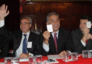 Galatasaray'da mali tablo tartışması