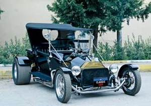 Klasik otomobil sevenlere