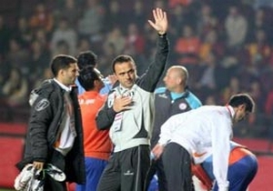 Galatasaraylılar Arif'i unutmadı