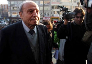 Hüseyin Üzmez'e şok karar