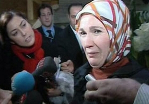 Emine Erdoğan'ın gözyaşları