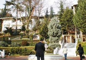 Toprak'ın eski Köşk'ü hangi filmin seti oldu?