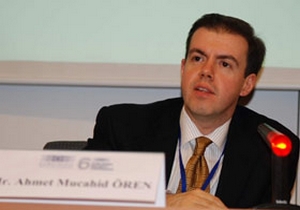 Mücahid Ören'e sürekli basın kartı