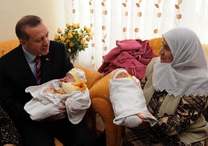 Erdoğan üçüncü kez dede oldu