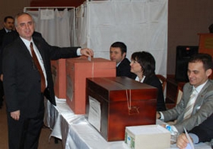 Celal Sönmez'den radikal karar