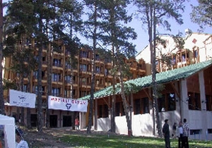 Toprak Ailesi, Sarıkamış'ta tatil yapıyor