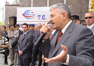 Bakan Yıldırım'a Alevi adını kim koymuş?