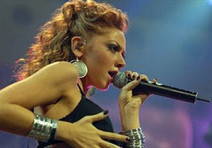 Hadise’nin seksi klibi değişecek mi