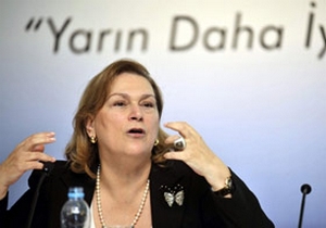 Kadırgalı girdi, Güler Sabancı yok