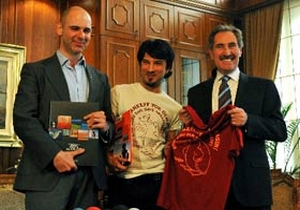 Tarkan, Bakan Günay'dan ne istedi?