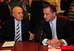 "Efendice oturdular, fırça yediler"