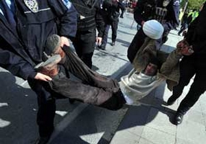 Taksim meydanı böyle boşaltılıyor